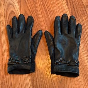 Isotoner leather gloves, ladies, doesn’t say the size sadly
